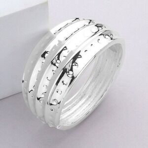 Women's Silver Hammered Metal Bangle Bracelet – Brand New